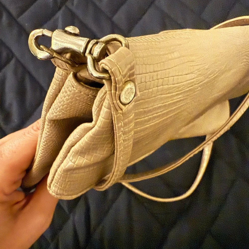 Elegant Tan Clutch Bag - Picture 8 of 8